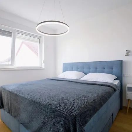 Luka Luxury Penthouse Apartment *